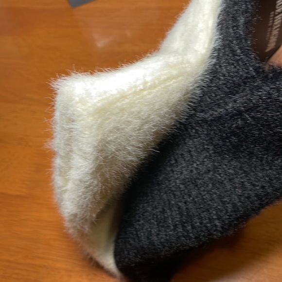 TRUE RELIGION
BRAND JEANS®
2PC BEANIE SET brand new UNISEX - Picture 4 of 6